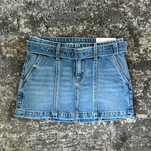 American eagle low rise denim skirt